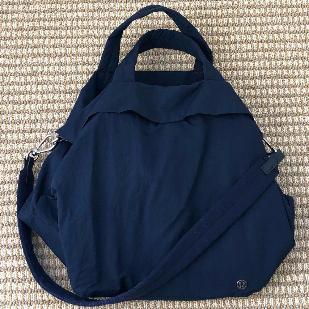 On My Level Bag *19L  Lululemon Bag in Navy